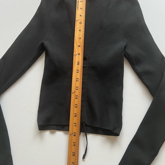 EUC Black Urban Outfitters V-Neck Ribbed Women's LS Top Size Medium (E3 - Picture 4 of 6